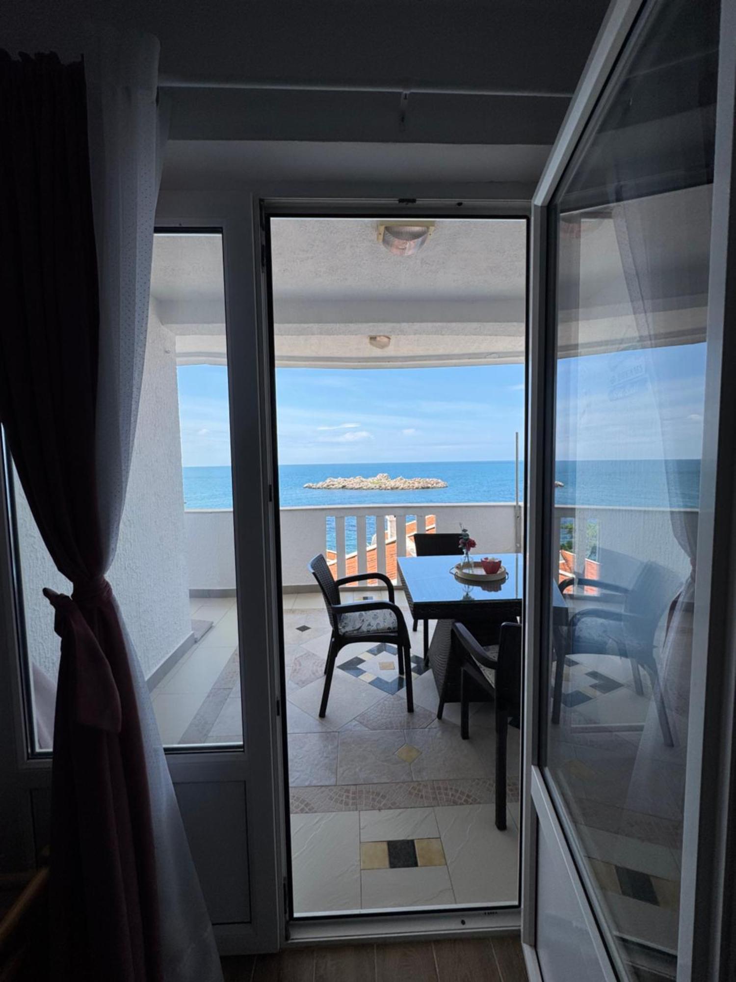 Pine&Sea Beach Retreat Sveti Stefan Zewnętrze zdjęcie